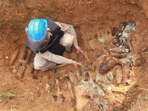 ການພົບປະສົນທະນາ “ແກ້ໄຂຜົນຮ້າຍຢ້ອນຫຼັງຈາກລູກລະເບີດ, ວັດຖຸລະເບີດພາຍຫຼັງສົງຄາມຢູ່ ຫວຽດນາມ”